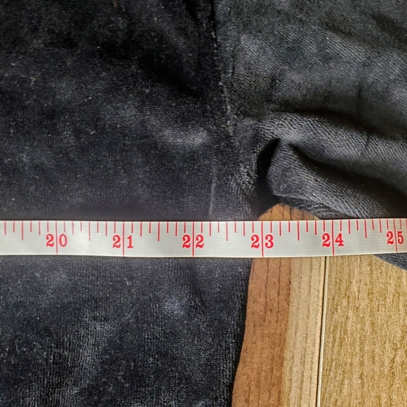 NWT JoyLab Black Velour Cropped Relaxed Fit Sweatshirt Women's Size Medium - Picture 6 of 16